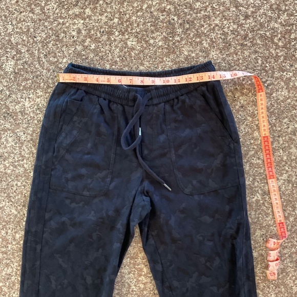 Athleta Farallon Jogger Blue Stratum Camo Size 6 Tall - Picture 5 of 8